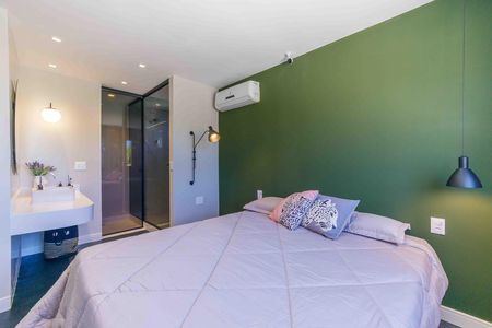 Apartamento à venda com 170m², 3 quartos e 3 vagas Apartamento à venda com 170m², 3 quartos e 3 vagasSuíte