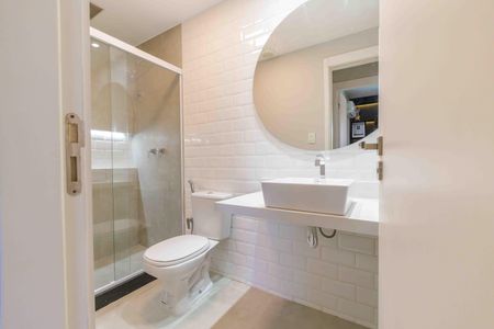 Apartamento à venda com 170m², 3 quartos e 3 vagas Apartamento à venda com 170m², 3 quartos e 3 vagasBanheiro Social