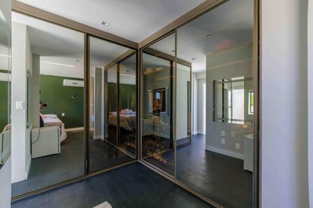 Apartamento à venda com 170m², 3 quartos e 3 vagas Apartamento à venda com 170m², 3 quartos e 3 vagasSuíte