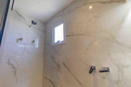 Apartamento à venda com 170m², 3 quartos e 3 vagas Apartamento à venda com 170m², 3 quartos e 3 vagasBanheiro da Suíte