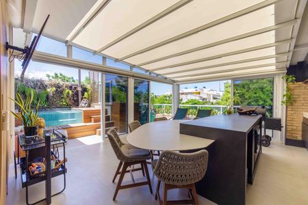 Apartamento à venda com 170m², 3 quartos e 3 vagas Apartamento à venda com 170m², 3 quartos e 3 vagasÁrea de Lazer