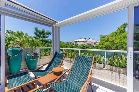 Apartamento à venda com 170m², 3 quartos e 3 vagas Apartamento à venda com 170m², 3 quartos e 3 vagasÁrea de Lazer