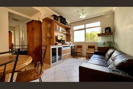 Apartamento à venda com 80m², 3 quartos e 1 vaga Apartamento à venda com 80m², 3 quartos e 1 vagasala