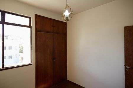 Apartamento à venda com 90m², 3 quartos e 2 vagasQuarto 2