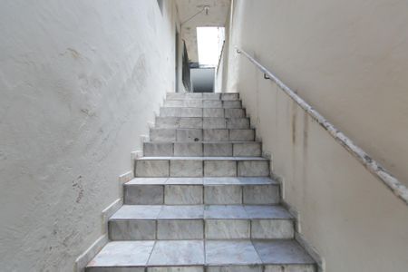 Casa para alugar com 50m², 1 quarto e sem vagaEscada / Entrada 