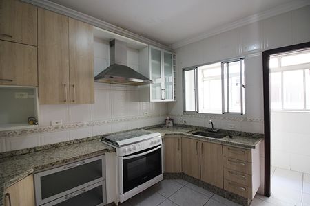 Apartamento para alugar com 65m², 2 quartos e 2 vagasCozinha