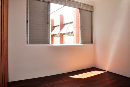 Apartamento para alugar com 56m², 2 quartos e 1 vagaQuarto 01