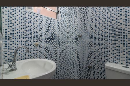 Casa à venda com 250m², 3 quartos e 2 vagasBanheiro de Serviço