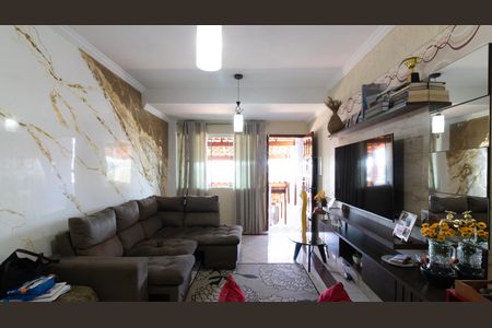 Casa à venda com 250m², 3 quartos e 2 vagasSala