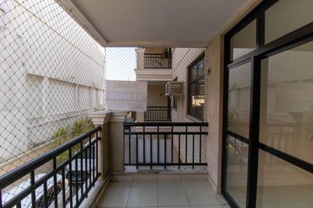 Apartamento à venda com 110m², 3 quartos e 2 vagas Apartamento à venda com 110m², 3 quartos e 2 vagasVaranda da Sala