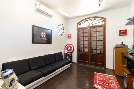 Casa para alugar com 460m², 4 quartos e 4 vagas Casa para alugar com 460m², 4 quartos e 4 vagasSala de TV