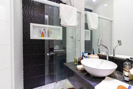 Casa para alugar com 460m², 4 quartos e 4 vagas Casa para alugar com 460m², 4 quartos e 4 vagasBanheiro da Suíte 1