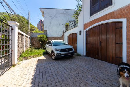 Casa para alugar com 460m², 4 quartos e 4 vagas Casa para alugar com 460m², 4 quartos e 4 vagasGaragem