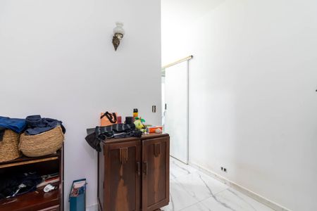 Casa para alugar com 460m², 4 quartos e 4 vagas Casa para alugar com 460m², 4 quartos e 4 vagasSuíte 4 - Closet