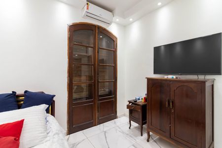 Casa para alugar com 460m², 4 quartos e 4 vagas Casa para alugar com 460m², 4 quartos e 4 vagasSuíte 1