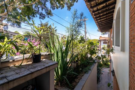 Casa para alugar com 460m², 4 quartos e 4 vagas Casa para alugar com 460m², 4 quartos e 4 vagasCorredor Lateral