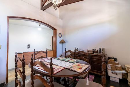 Casa para alugar com 460m², 4 quartos e 4 vagas Casa para alugar com 460m², 4 quartos e 4 vagasSala de Jantar