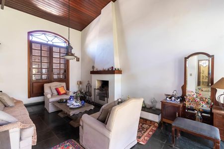 Casa para alugar com 460m², 4 quartos e 4 vagas Casa para alugar com 460m², 4 quartos e 4 vagasSala de Estar