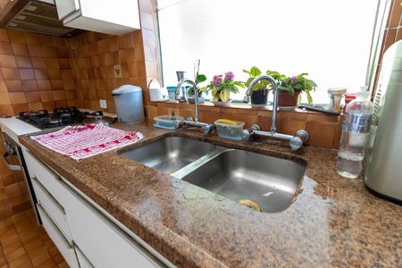 Casa para alugar com 460m², 4 quartos e 4 vagas Casa para alugar com 460m², 4 quartos e 4 vagasCozinha