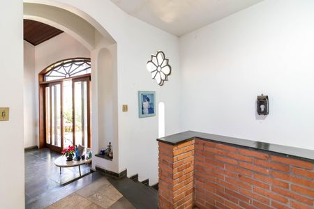 Casa para alugar com 460m², 4 quartos e 4 vagas Casa para alugar com 460m², 4 quartos e 4 vagasSala