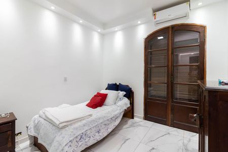 Casa para alugar com 460m², 4 quartos e 4 vagas Casa para alugar com 460m², 4 quartos e 4 vagasSuíte 1