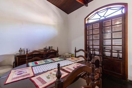 Casa para alugar com 460m², 4 quartos e 4 vagas Casa para alugar com 460m², 4 quartos e 4 vagasSala de Jantar