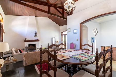 Casa para alugar com 460m², 4 quartos e 4 vagas Casa para alugar com 460m², 4 quartos e 4 vagasSala de Jantar