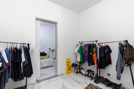 Casa para alugar com 460m², 4 quartos e 4 vagas Casa para alugar com 460m², 4 quartos e 4 vagasSuíte 4 - Closet