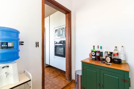 Casa para alugar com 460m², 4 quartos e 4 vagas Casa para alugar com 460m², 4 quartos e 4 vagasEntrada de Serviço