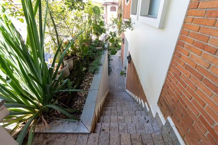 Casa para alugar com 460m², 4 quartos e 4 vagas Casa para alugar com 460m², 4 quartos e 4 vagasCorredor Lateral