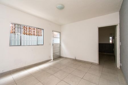 Casa para alugar com 200m², 1 quarto e 3 vagas Casa para alugar com 200m², 1 quarto e 3 vagasSala