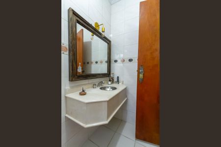 Casa à venda com 225m², 3 quartos e 6 vagasLavabo