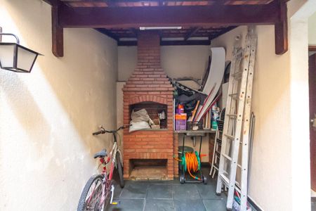 Casa à venda com 225m², 3 quartos e 6 vagasChurrasqueira