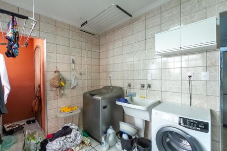 Casa à venda com 225m², 3 quartos e 6 vagasÁrea de Serviço