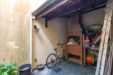 Casa à venda com 225m², 3 quartos e 6 vagasChurrasqueira