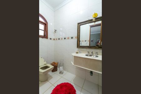 Casa à venda com 225m², 3 quartos e 6 vagasLavabo