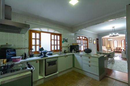 Casa à venda com 225m², 3 quartos e 6 vagasCozinha