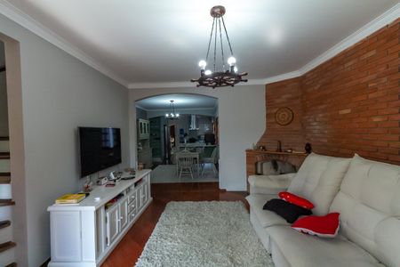Casa à venda com 225m², 3 quartos e 6 vagasSala
