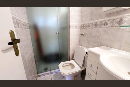 Apartamento à venda com 74m², 2 quartos e 1 vaga Apartamento à venda com 74m², 2 quartos e 1 vagaBanheiro da Suíte