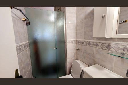 Apartamento à venda com 74m², 2 quartos e 1 vaga Apartamento à venda com 74m², 2 quartos e 1 vagaBanheiro da Suíte
