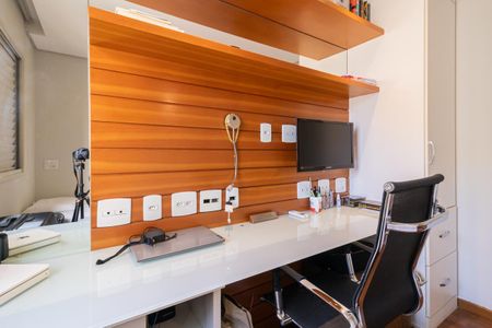 Apartamento à venda com 102m², 2 quartos e 2 vagasSuíte 2