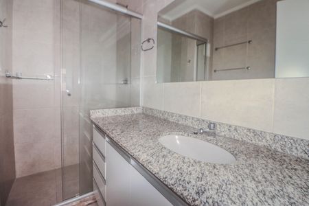 Apartamento à venda com 219m², 3 quartos e 2 vagasBanheiro da Suíte