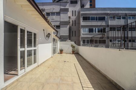 Apartamento à venda com 219m², 3 quartos e 2 vagasVaranda da Cobertura