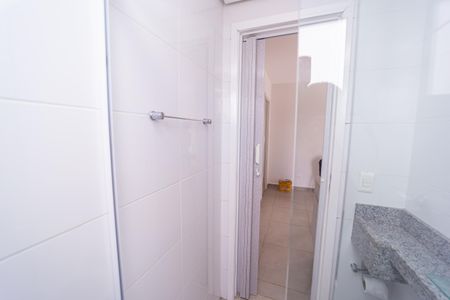 Apartamento à venda com 45m², 2 quartos e 1 vaga Apartamento à venda com 45m², 2 quartos e 1 vagaBanheiro