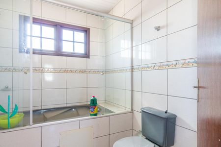 Casa à venda com 320m², 4 quartos e 2 vagas Casa à venda com 320m², 4 quartos e 2 vagasBanheiro 1