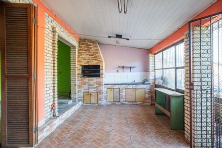 Casa à venda com 320m², 4 quartos e 2 vagas Casa à venda com 320m², 4 quartos e 2 vagasÁrea comum