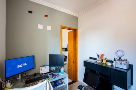 Casa à venda com 110m², 2 quartos e 2 vagas Casa à venda com 110m², 2 quartos e 2 vagasQuarto 2 - Suíte