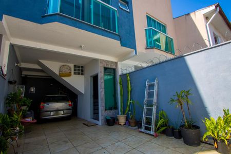 Casa à venda com 110m², 2 quartos e 2 vagas Casa à venda com 110m², 2 quartos e 2 vagasÁrea de serviço/Garagem