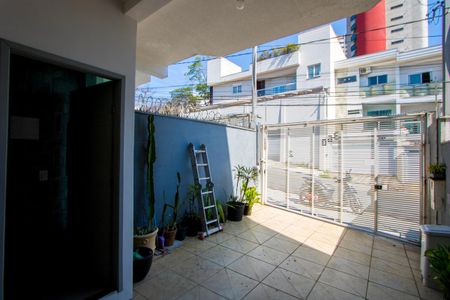 Casa à venda com 110m², 2 quartos e 2 vagas Casa à venda com 110m², 2 quartos e 2 vagasÁrea de serviço/Garagem