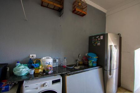 Casa à venda com 110m², 2 quartos e 2 vagas Casa à venda com 110m², 2 quartos e 2 vagasÁrea de serviço/Garagem